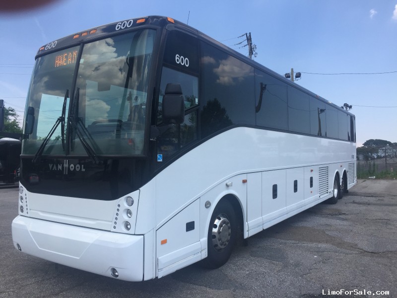 Used 2015 Van Hool C2045 Motorcoach Shuttle / Tour  - Glen Burnie, Maryland - $219,000