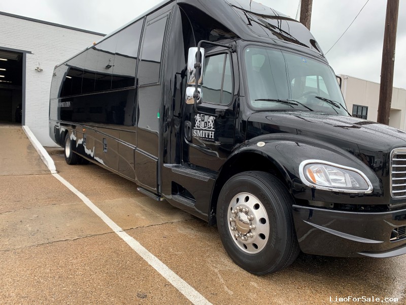 Used 2018 Freightliner Coach Mini Bus Shuttle / Tour Grech Motors - Dallas,  Texas - $198,000 - Limo For Sale
