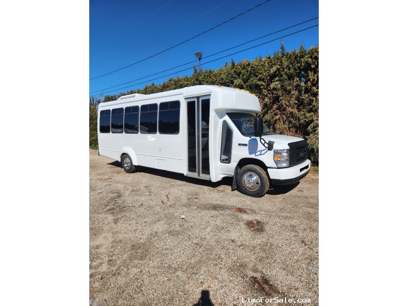 Used 2017 Ford E-450 Mini Bus Limo  - Fontana, California - $66,995