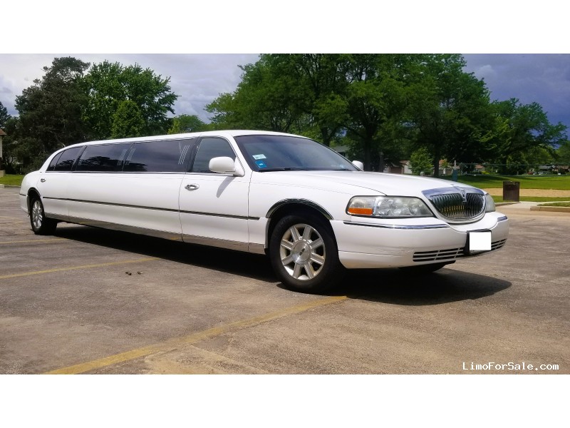 Used 2011 Lincoln Town Car L Sedan Stretch Limo Executive Coach Builders - Elk Grove Village, Illinois - $13,000