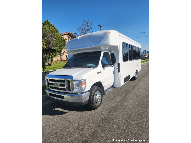 Used 2016 Ford E-450 Mini Bus Limo  - Fontana, California - $69,995