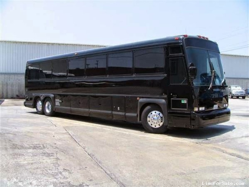 Used 1988 MCI D Series Motorcoach Limo California Coach - Oakland, Californ...