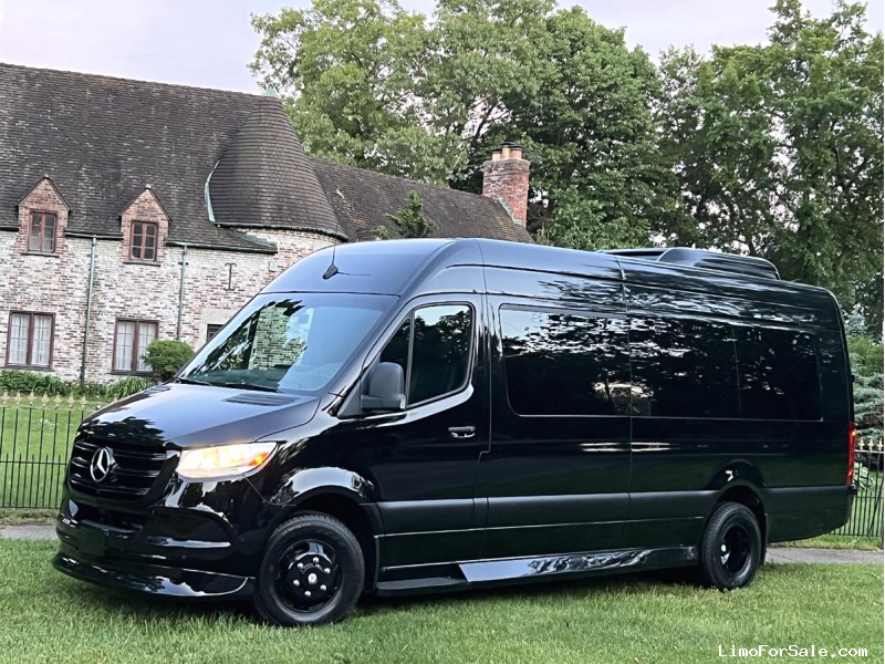 New 2022 Mercedes-Benz Sprinter Van Shuttle / Tour  - Elkhart, Indiana    - $179,850
