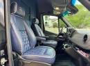 2019, Van Limo