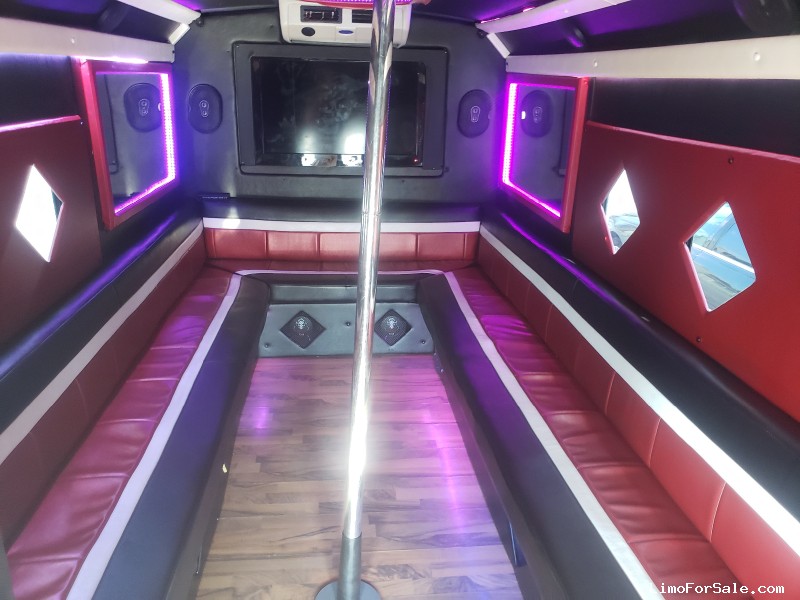 Used 2018 Ford E-350 Mini Bus Limo Ford - Louisville, Kentucky - $14,999