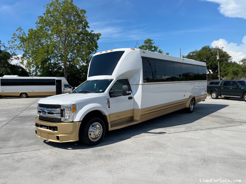 Used 2017 Ford F-550 Mini Bus Limo Tiffany Coachworks - Galveston, Texas - $118,500