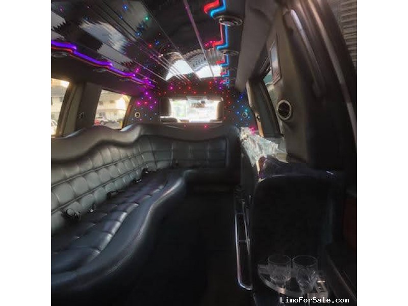 Used 2014 Lincoln Navigator SUV Stretch Limo  - HONOLULU, Hawaii  - $39,900
