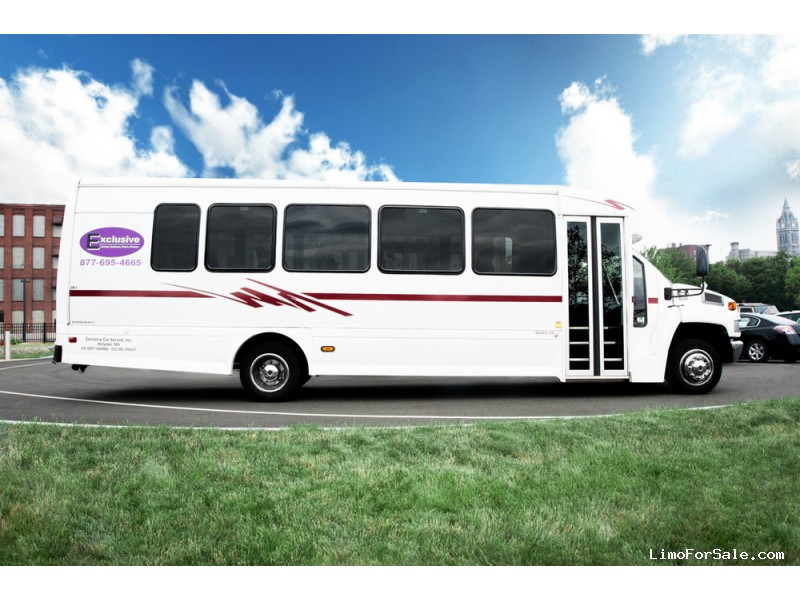 Used 2006 Chevrolet C5500 Mini Bus Shuttle / Tour  - holyoke, Massachusetts - $14,000