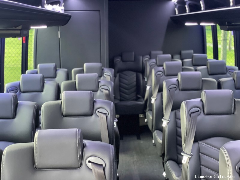 Used 2019 Ford F-550 Mini Bus Shuttle / Tour Classic Custom Coach - CORONA, California