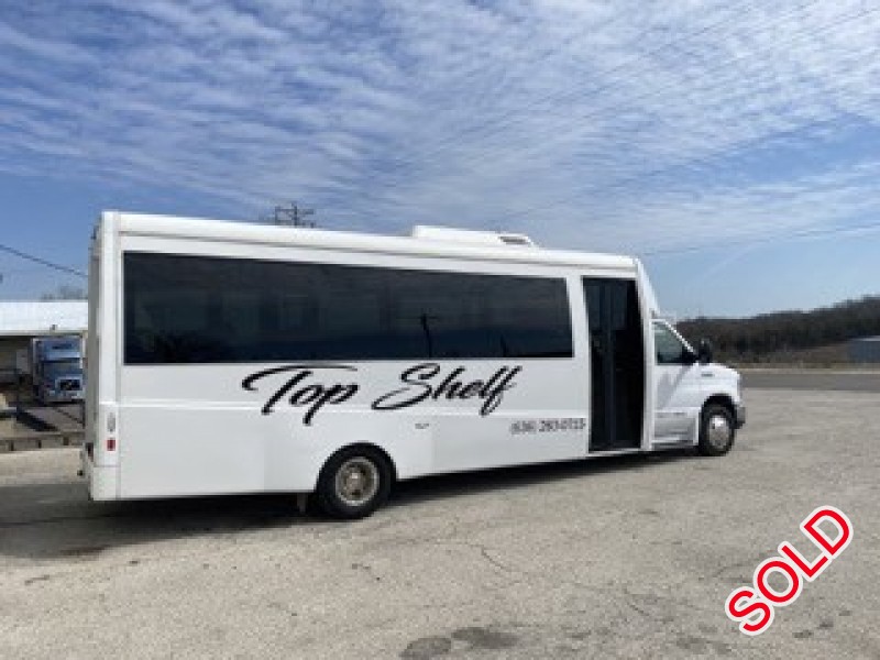 Used 2017 Ford E-450 Mini Bus Shuttle / Tour Berkshire Coach - Union, Missouri - $90,000