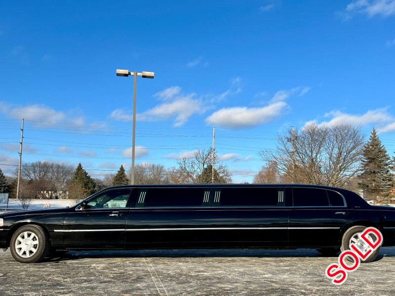 Used 2011 Lincoln Town Car L Sedan Stretch Limo Executive Coach Builders - Naperville, Illinois - $29,500